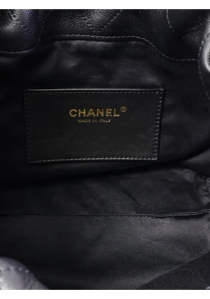 CHANEL Pre-Owned diamond-quilting CC-logo shoulder bag - Black