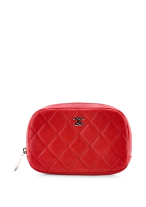 CHANEL Pre-Owned Curvy Cosmetic Quilted Lambskin Small pouch - Red
