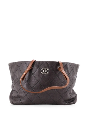 CHANEL Pre-Owned On The Road Quilted Leather Large tote bag - Brown