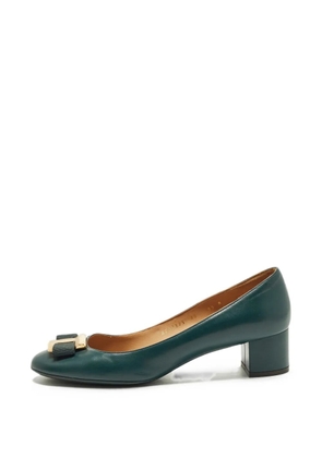Ferragamo Pre-Owned Vara bow leather pumps - Green