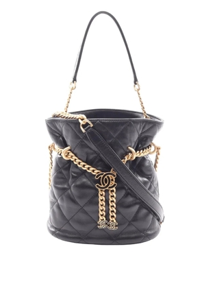 CHANEL Pre-Owned 2021-2026 Quilted Lambskin Pending CC bucket bag - Black