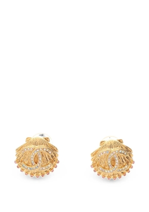 CHANEL Pre-Owned 1986-1988 Coco Mark shell earrings - Gold