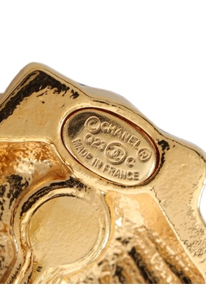 CHANEL Pre-Owned 1986-1988 Coco Mark shell earrings - Gold