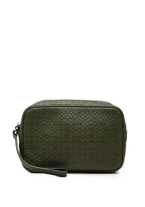 Loewe Pre-Owned 2015 Embossed Anagram Leather Wristlet Pouch clutch bag - Green