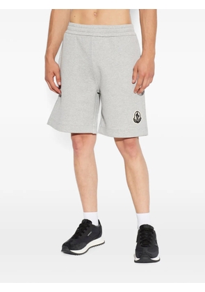 Moncler logo-patch shorts - Grey