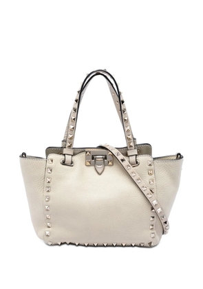Valentino Garavani Pre-Owned 2018-2026 Mini Pebbled Calfskin Rockstud Trapeze satchel - White