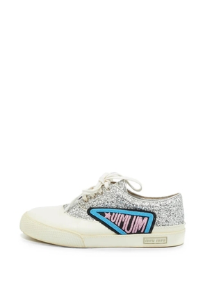 Miu Miu Pre-Owned Patch glitter sneakers - White