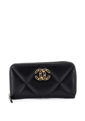 CHANEL Pre-Owned 19 Zip Around Wallet Quilted Goatskin Medium small wallets - Black