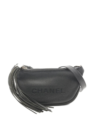 CHANEL Pre-Owned 2002-2003 Logo fringe shoulder bag - Black