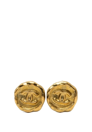 CHANEL Pre-Owned 1995 CC Gold Plated Round Clip On Earrings costume earrings