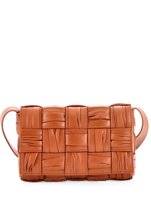 Bottega Veneta Pre-Owned Cassette Maxi Intrecciato Plisse Leather crossbody bag - Brown