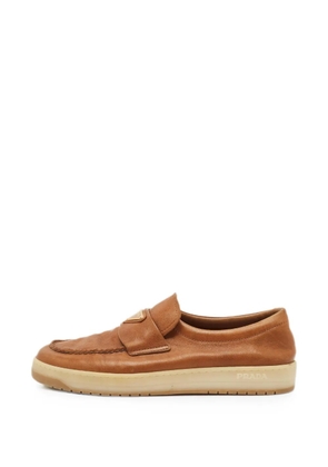 Prada Pre-Owned logo-plaque loafers - Brown
