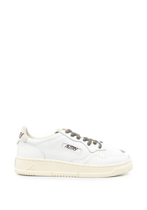 Autry Medalist logo-patch sneakers - White