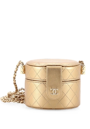 CHANEL Pre-Owned CC Allure Vanity Case with Chain Quilted Lambskin Mini crossbody bag - Gold