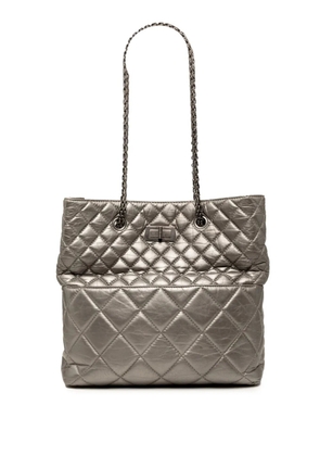 CHANEL Pre-Owned 2010-2011 Quilted Metallic Aged Calfskin Reissue 2.55 tote bag - Grey