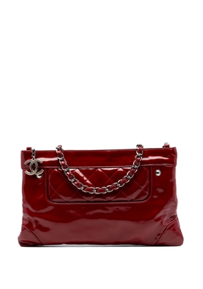 CHANEL Pre-Owned 2009-2010 CC Quilted Patent Chain shoulder bag - Red