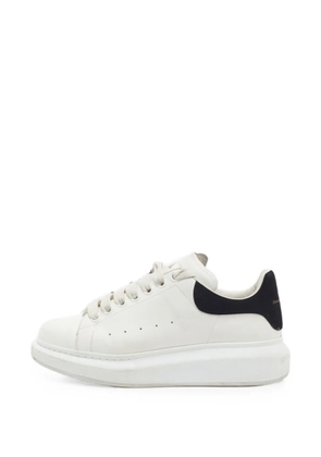 Alexander McQueen Pre-Owned Oversized leather sneakers - White