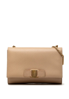 Ferragamo Pre-Owned 2010-2026 Leather Vara Bow Chain crossbody bag - Neutrals