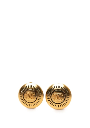 CHANEL Pre-Owned 1996 CC Gold Plated Round Clip On Earrings costume earrings
