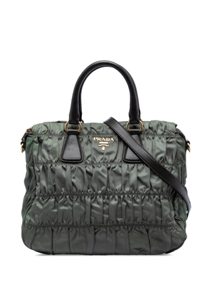 Prada Pre-Owned 2013-2026 Tessuto Gaufre satchel - Green