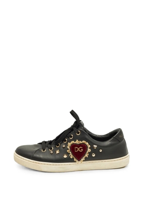 Dolce & Gabbana Pre-Owned DG Heart studded sneakers - Black