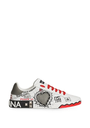 Dolce & Gabbana graffiti-print heart-patch sneakers - White