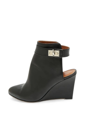 Givenchy Pre-Owned Shark cutout ankle boots - Black