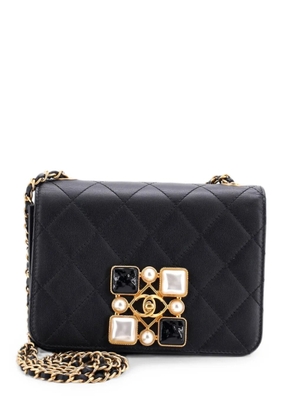 CHANEL Pre-Owned Resin and Pearl CC Full Flap Bag Quilted Calfskin Small crossbody bag - Black