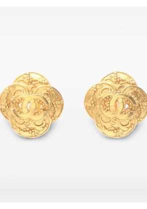 CHANEL Pre-Owned 1986-1988 Coco Mark flower earrings - Gold