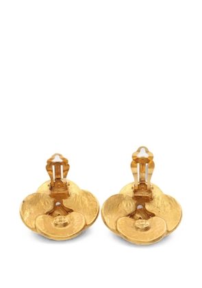CHANEL Pre-Owned 1986-1988 Coco Mark flower earrings - Gold