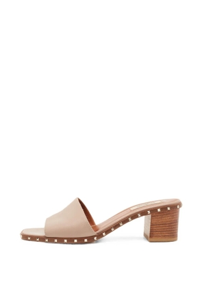 Valentino Garavani Pre-Owned Soul Rockstud mules - Neutrals