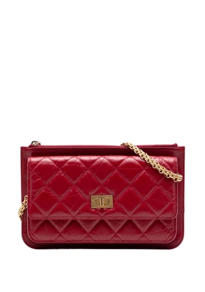 CHANEL Pre-Owned 2020 Quilted Aged Calfskin Reissue 2.55 Wallet on Chain crossbody bag - Red