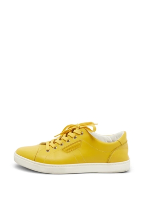 Dolce & Gabbana Pre-Owned logo-detail lace-up leather sneakers - Yellow