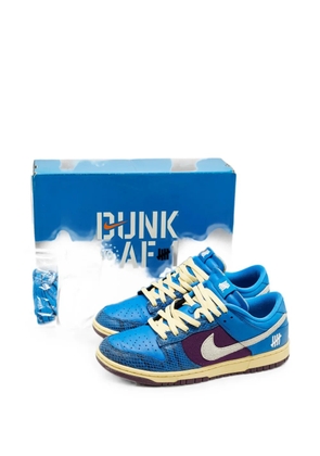 Nike Dunk Undefeated 5 On It vs. AF1 sneakers - Blue