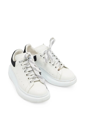 Alexander McQueen Pre-Owned Oversized low-top sneakers - White
