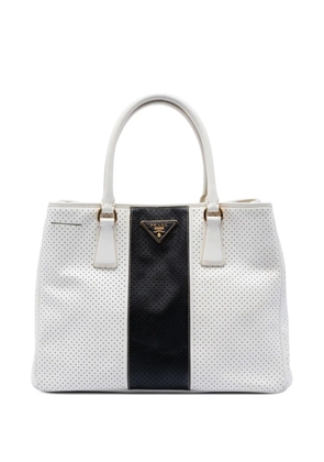Prada Pre-Owned 2015-2026 Medium Saffiano Fori Perforated Galleria tote bag - White