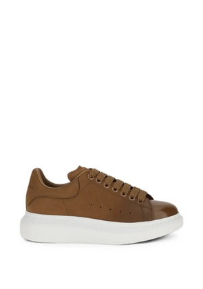 Alexander McQueen Oversized leather sneakers - Brown