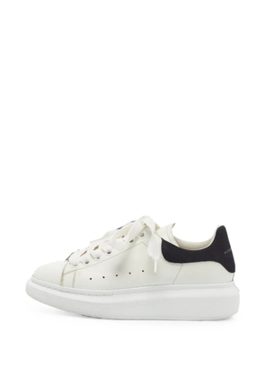 Alexander McQueen Pre-Owned Oversized low-top sneakers - White