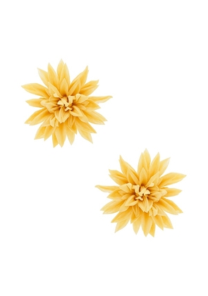 Cult Gaia Dahlia Earring in Cornsilk in Yellow.