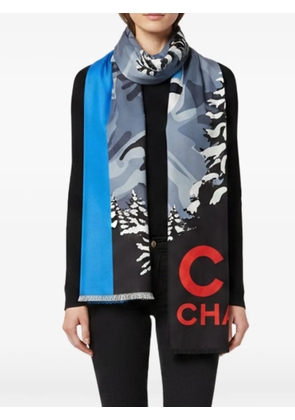 CHANEL Pre-Owned Chalet Gardenia silk scarf - Blue