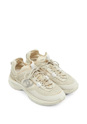 CHANEL Pre-Owned CC high-top sneakers - Neutrals