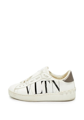 Valentino Garavani Pre-Owned low-top sneakers - White