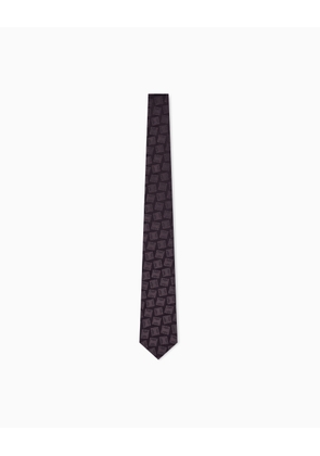 Woven tie in silk