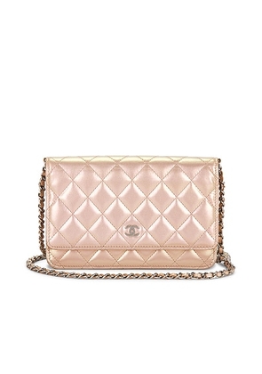 chanel Chanel Lambskin Wallet On Chain in Iridescent Pink - Pink. Size all.