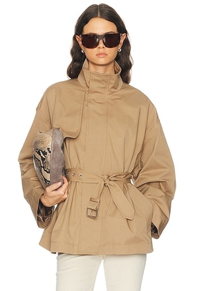 FRAME The Short Field Trench in Khaki - Tan. Size L (also in S, M).