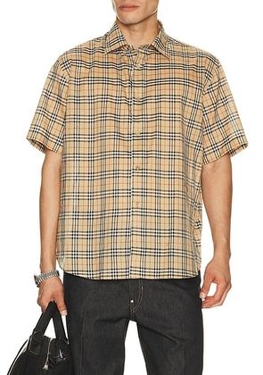 Burberry Radmar Short Sleeve Shirt in Sand Check - Beige. Size L (also in S, M, XL/1X).