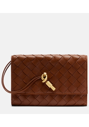 Bottega Veneta Andiamo Intrecciato leather pouch