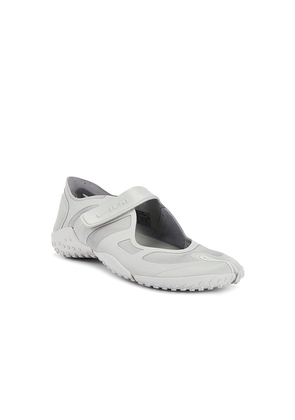 NikeSKIMS Rift Satin Sneaker in Metallic Silver. Size 6.5. Also in 7, 7.5, 8, 8.5, 9, 9.5, 10, 6, 11, 5, 5.5.