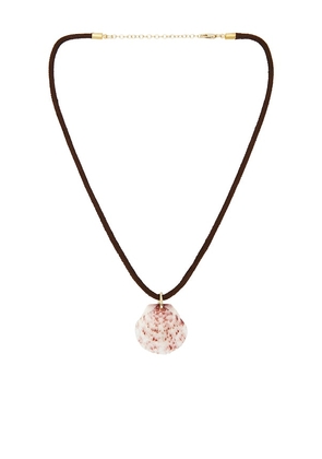 SHASHI Pendant Necklace in Neutral.