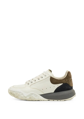 Alexander McQueen Pre-Owned Court low-top sneakers - White